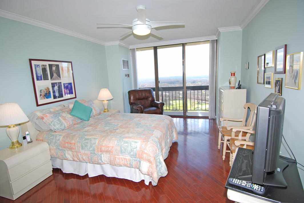 North Shore Towers Apt.