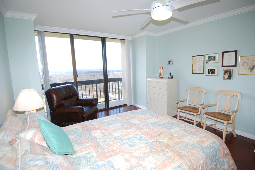 North Shore Towers Apt.