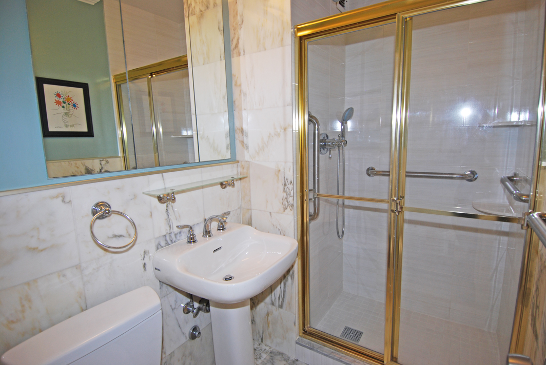 North Shore Towers Apt.