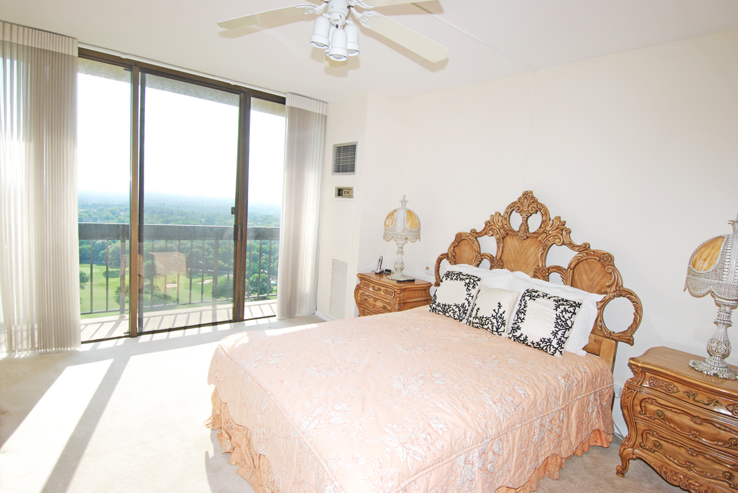 North Shore Towers Apt.