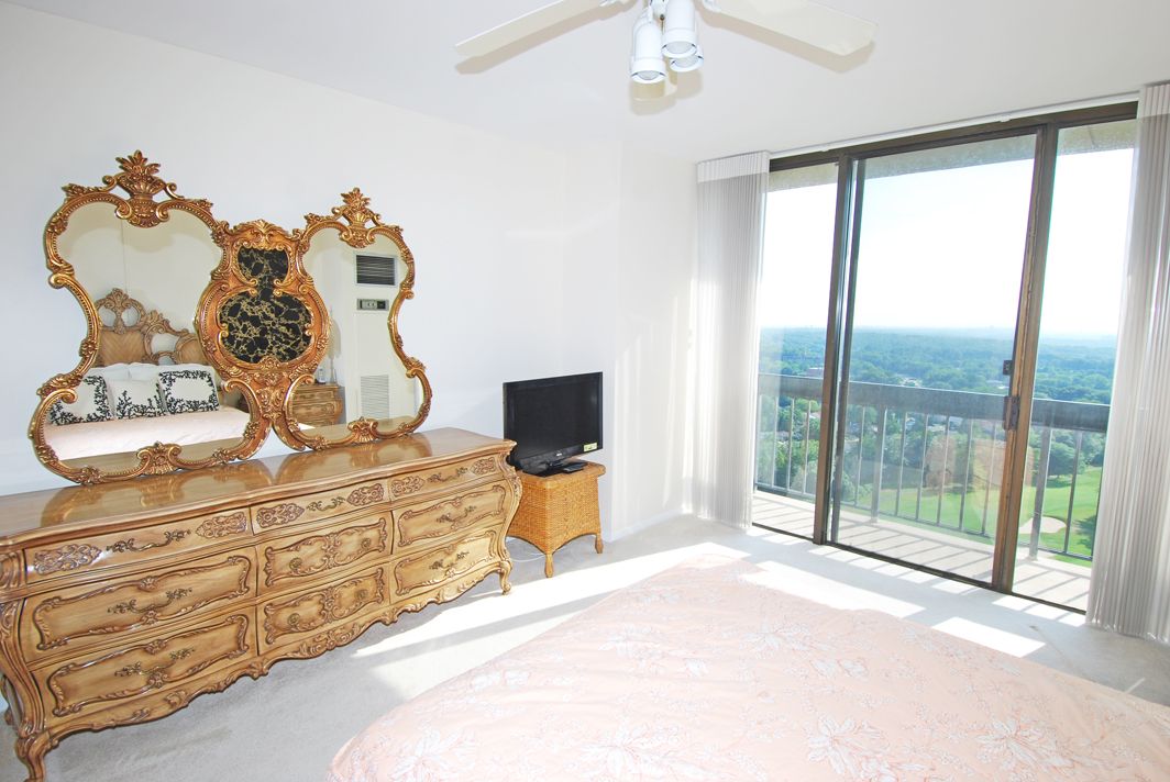 North Shore Towers Apt.