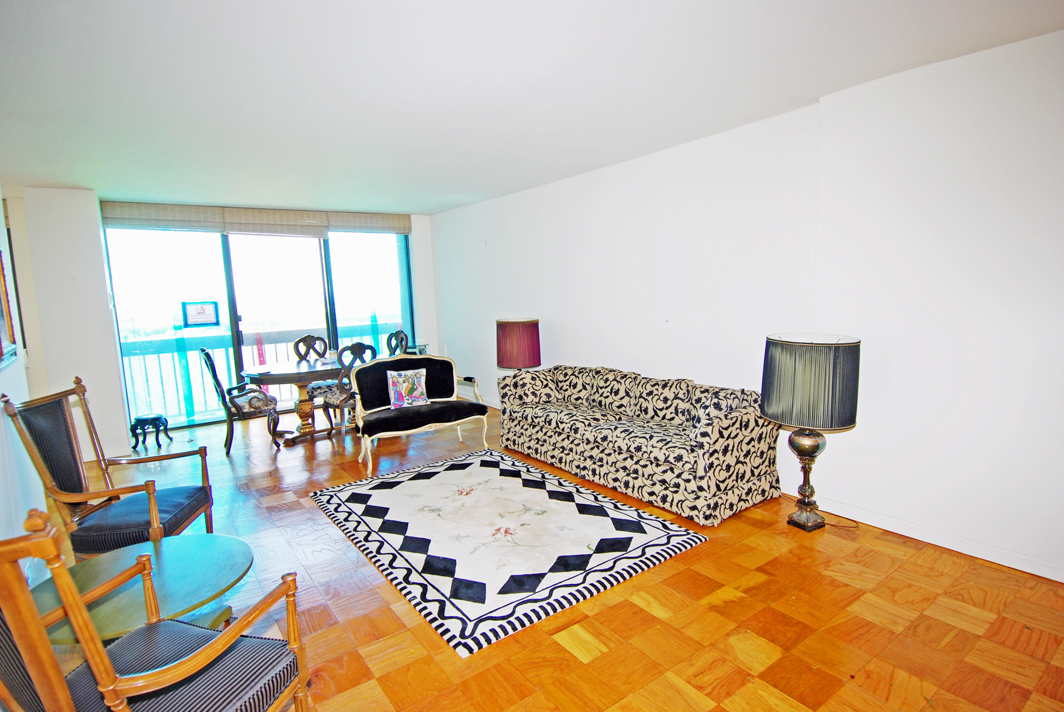 North Shore Towers Apt.