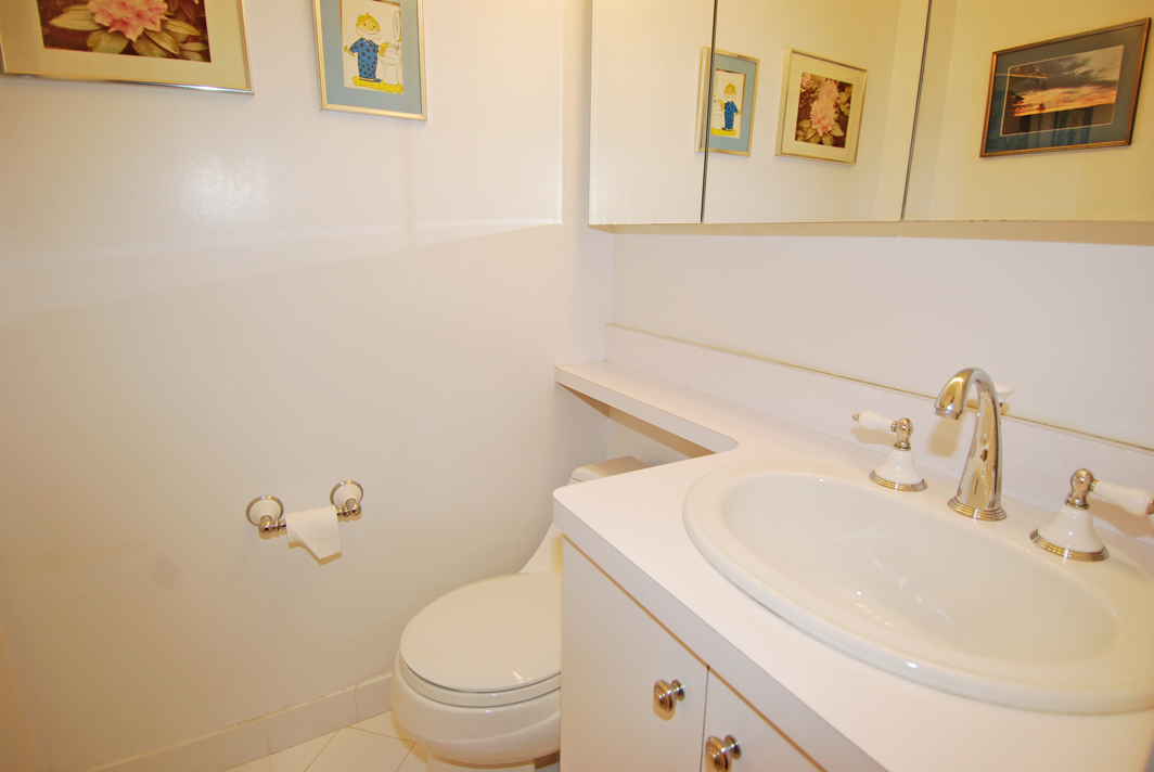 North Shore Towers Apt.