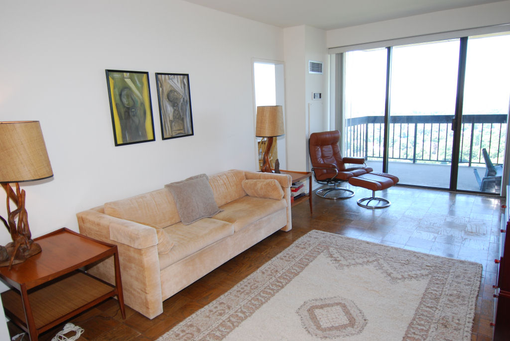 North Shore Towers Apt.