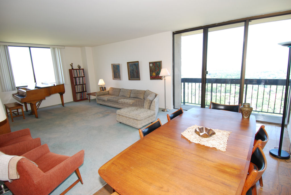 North Shore Towers Apt.