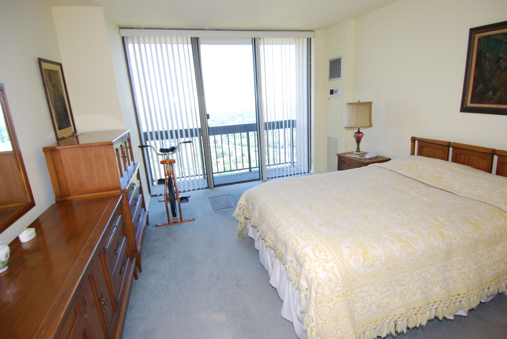 North Shore Towers Apt.
