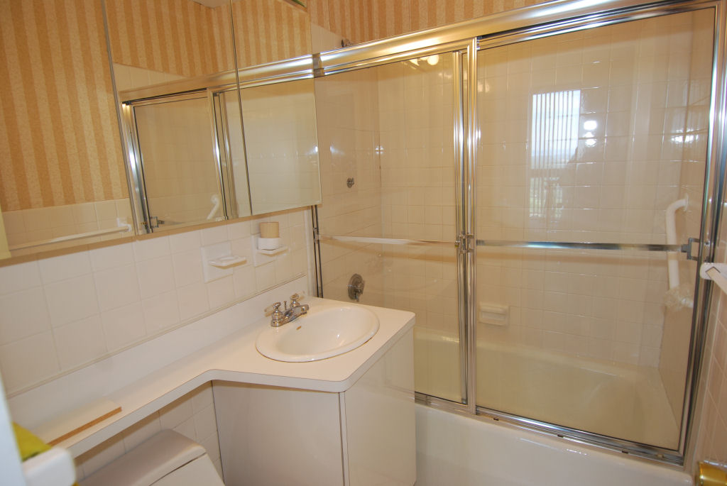 North Shore Towers Apt.
