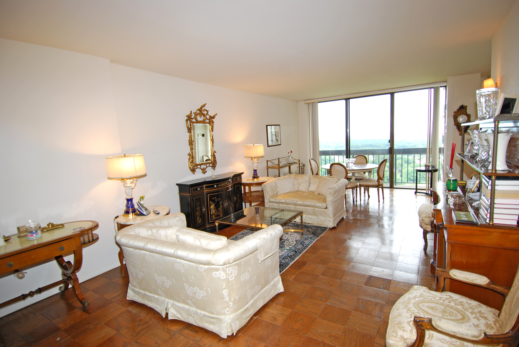 North Shore Towers Apt. 