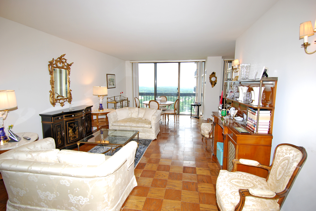 North Shore Towers Apt.