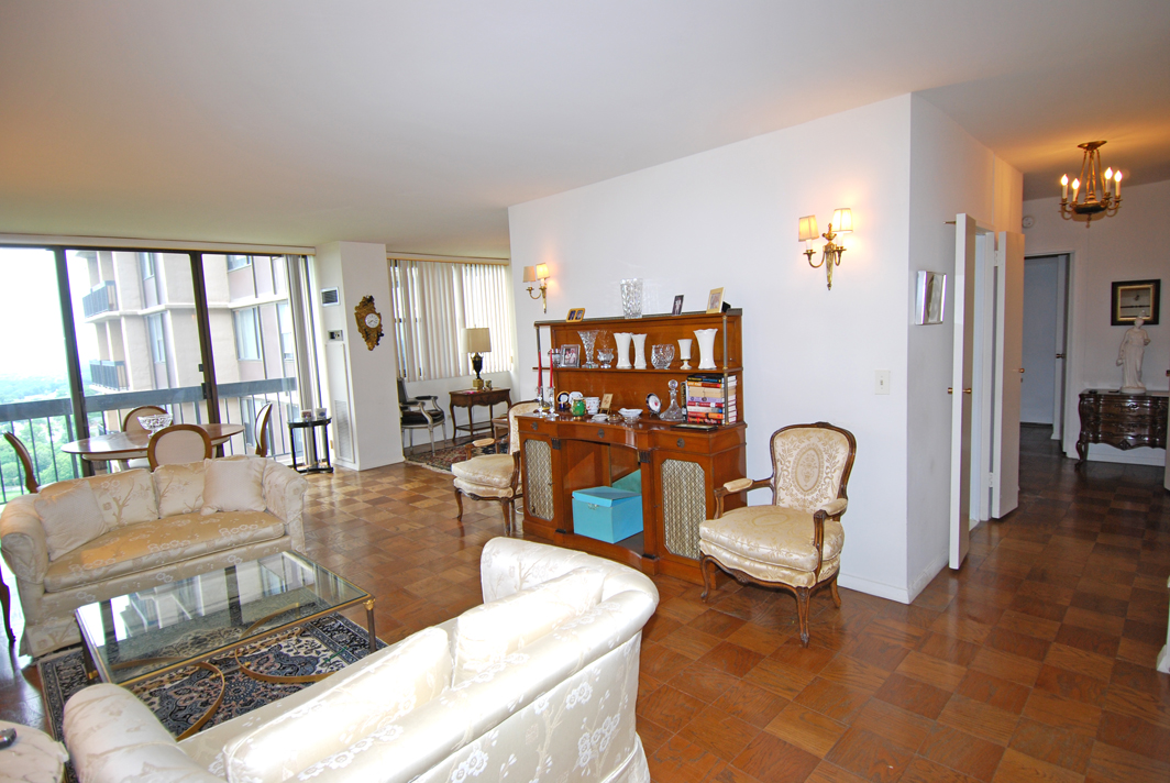 North Shore Towers Apt.