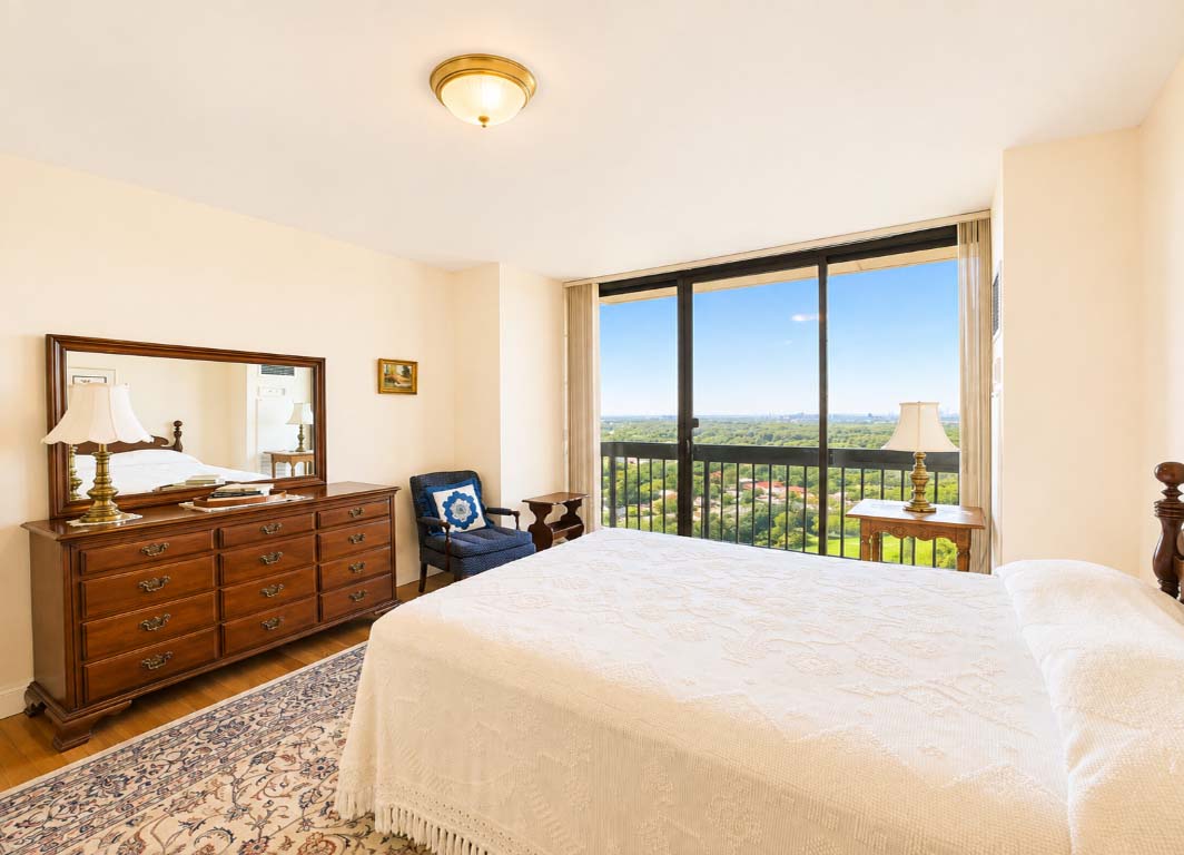 North Shore Towers Apt.