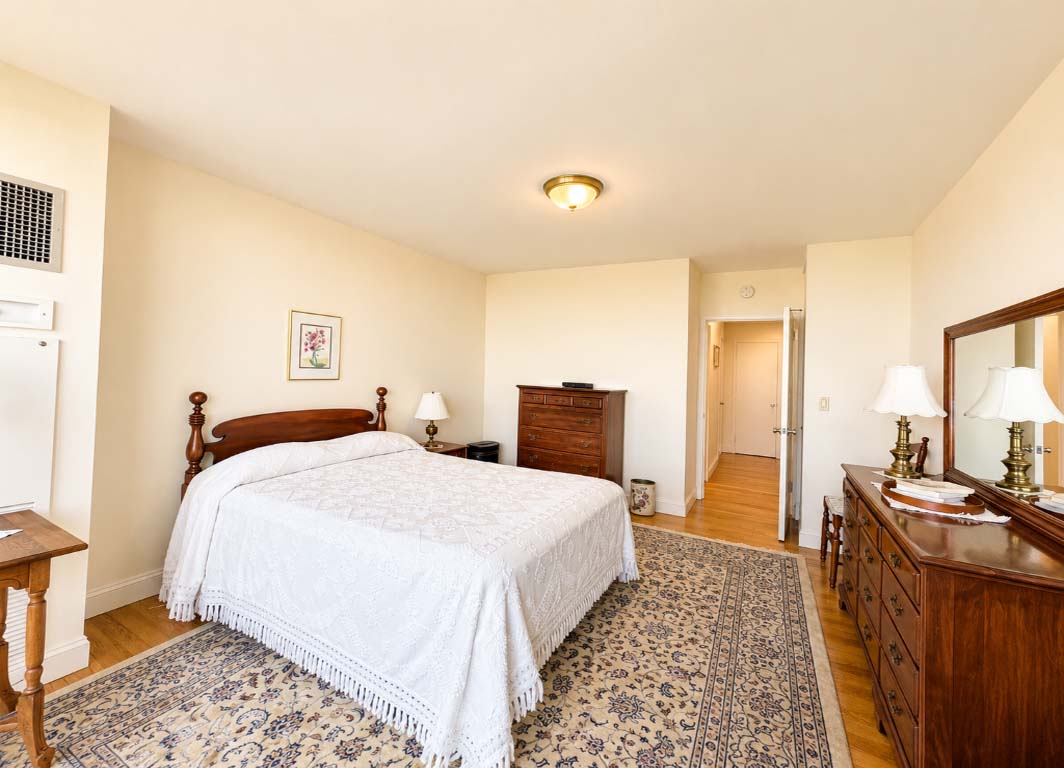 North Shore Towers Apt.