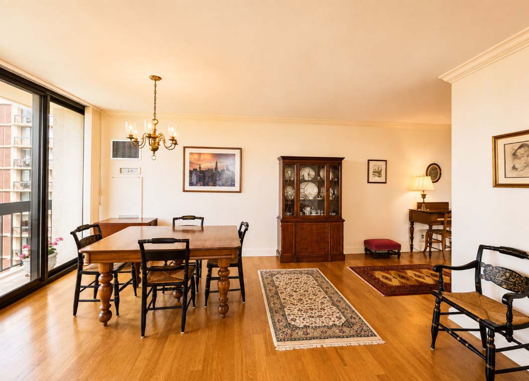 North Shore Towers Apt.