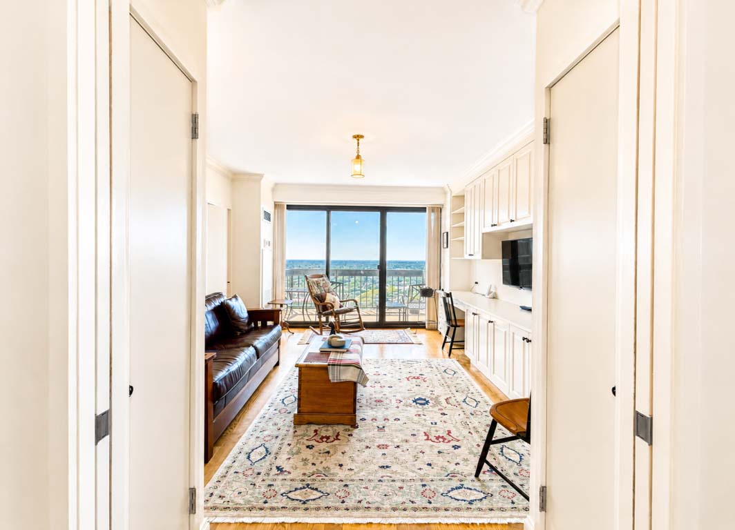 North Shore Towers Apt.