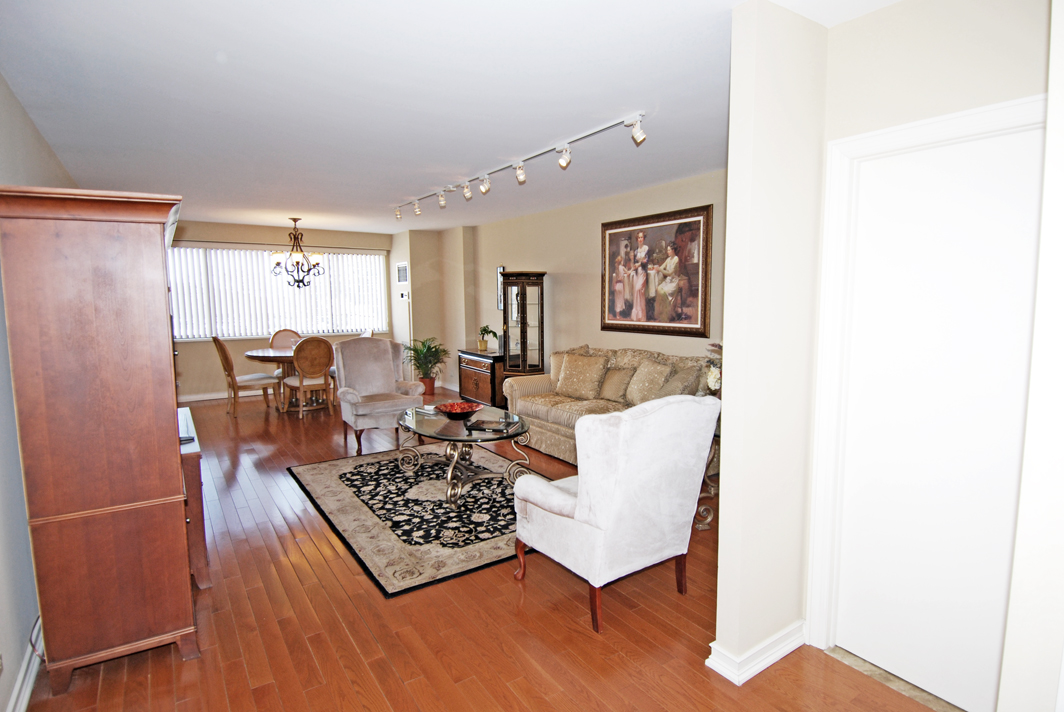 North Shore Towers Apt.