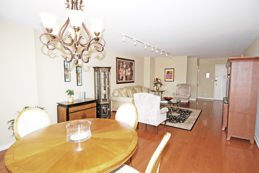 North Shore Towers Apt.