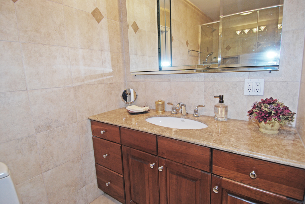 North Shore Towers Apt.