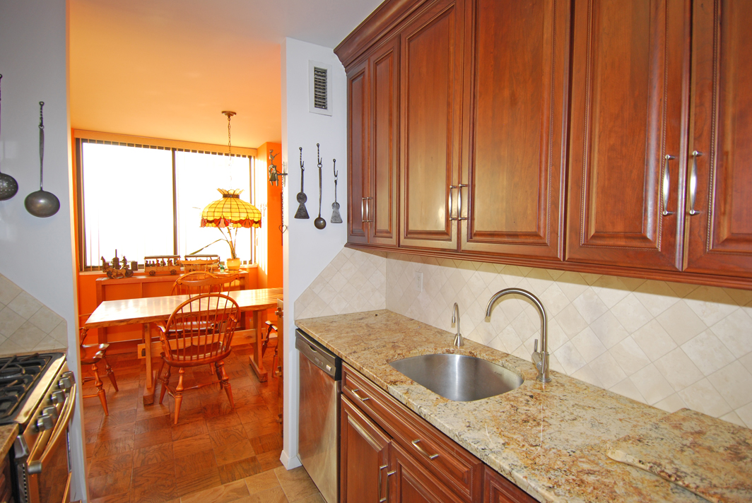 North Shore Towers Apt.