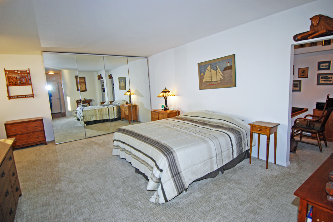 North Shore Towers Apt.