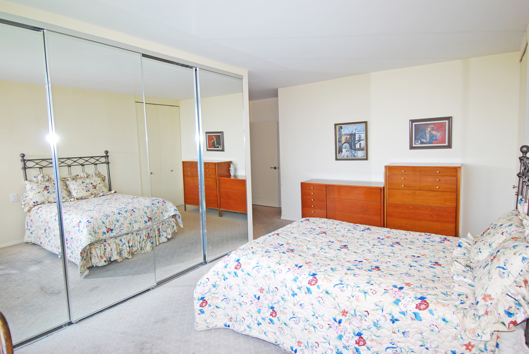 North Shore Towers Apt.