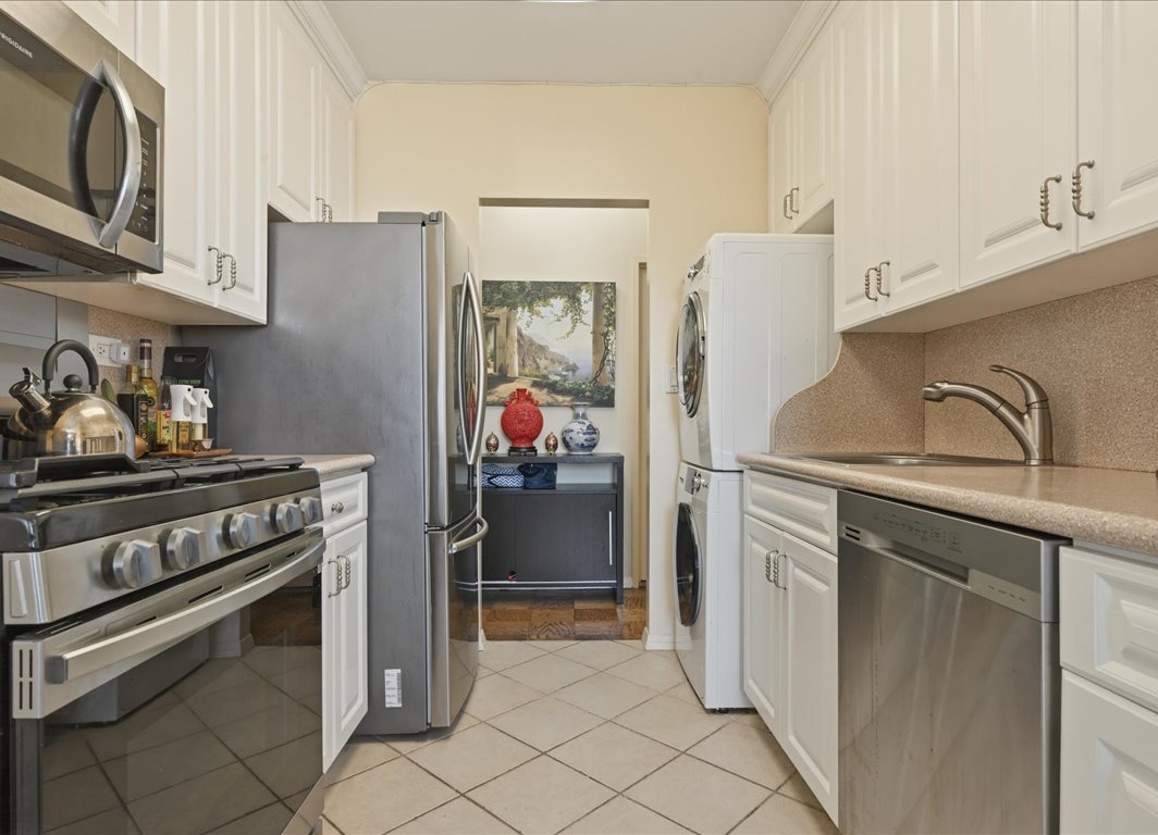 North Shore Towers Apt.