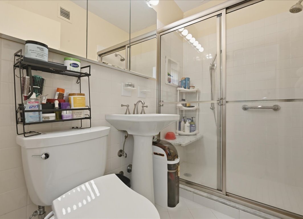 North Shore Towers Apt.