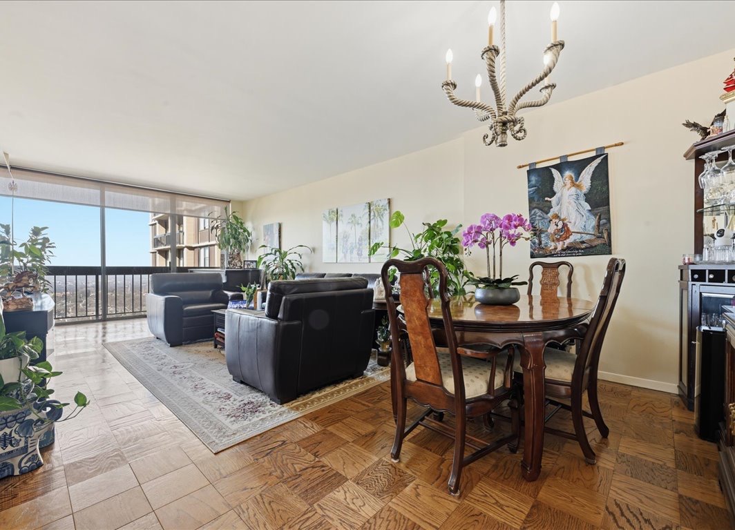 North Shore Towers Apt.