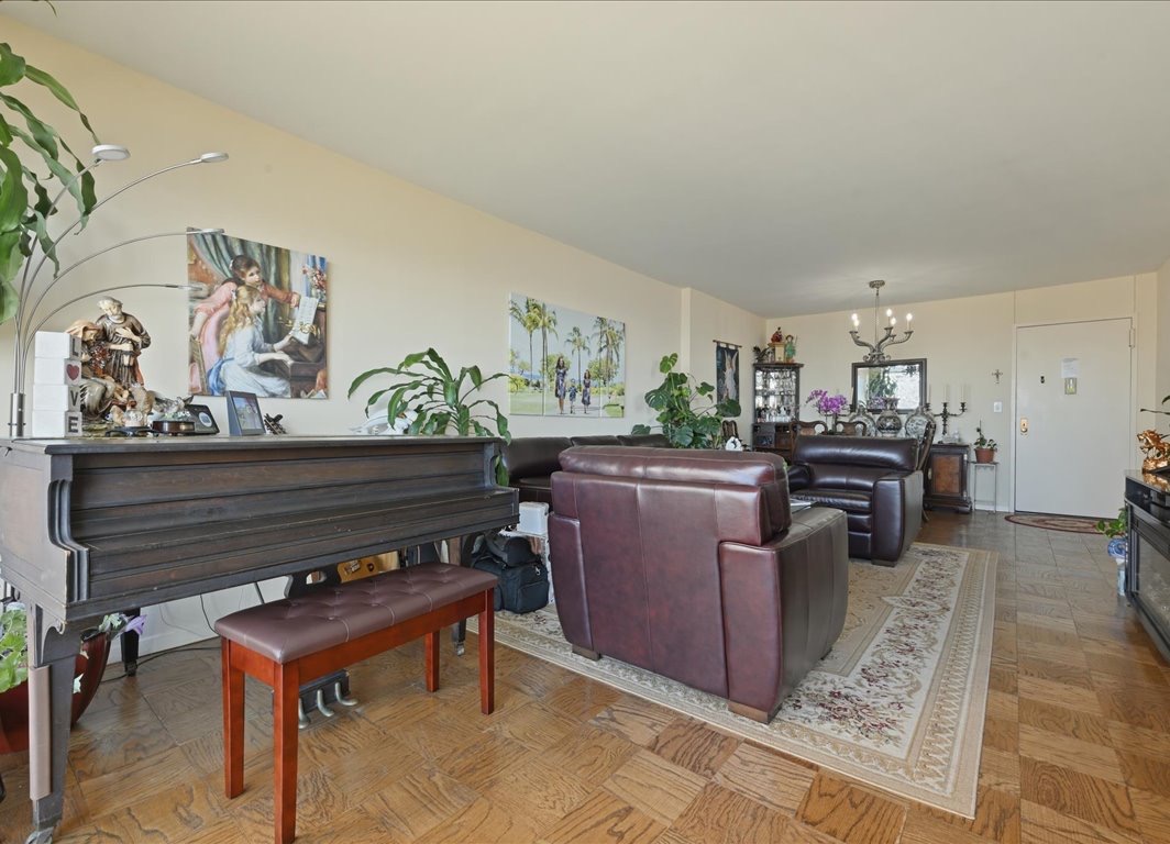 North Shore Towers Apt.