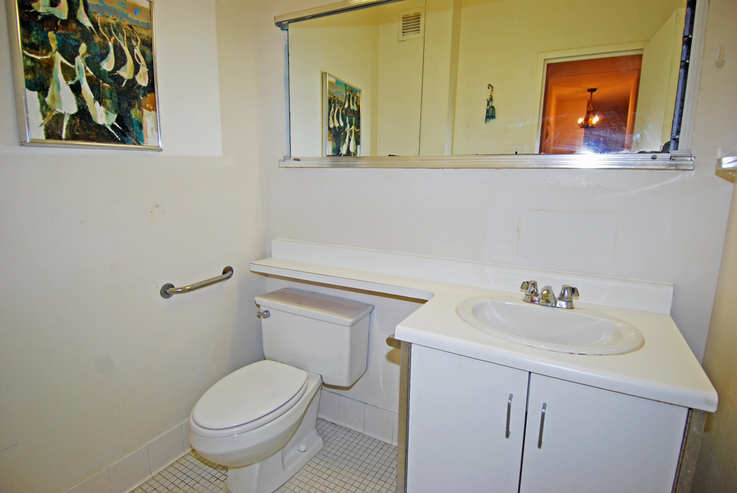 North Shore Towers Apt.