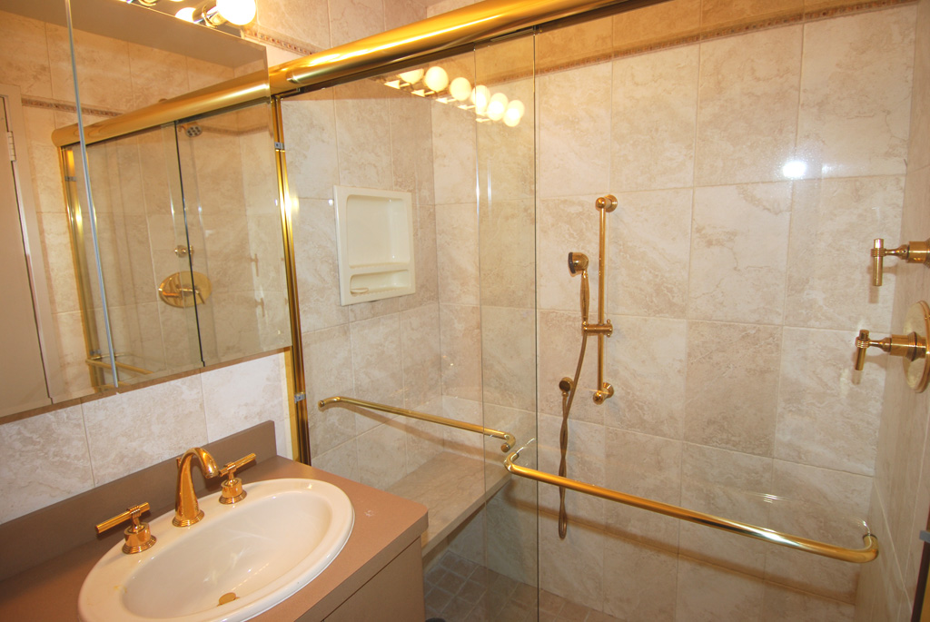 North Shore Towers Apt.