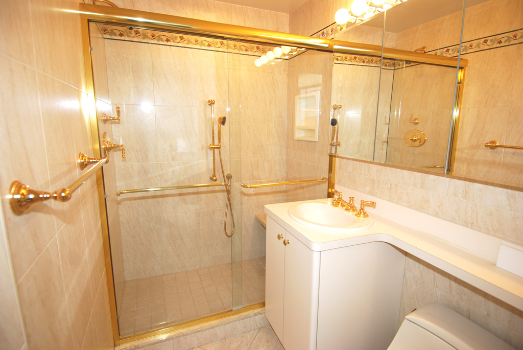 North Shore Towers Apt.