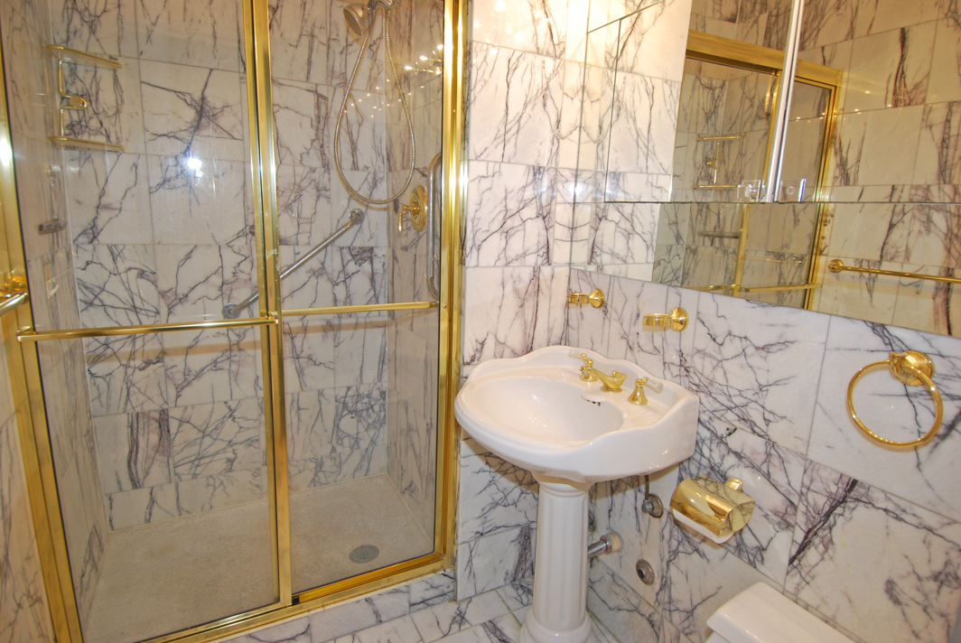 North Shore Towers Apt.