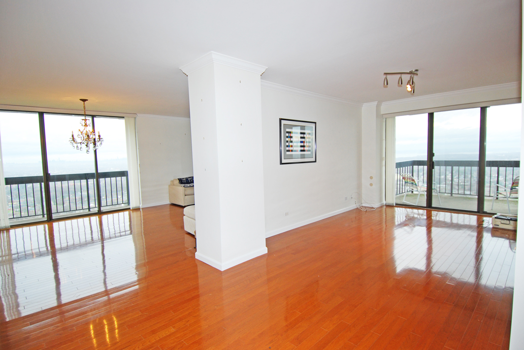 North Shore Towers Apt.