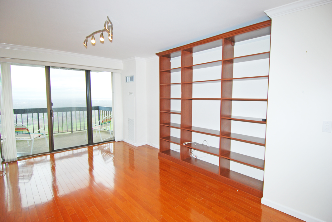 North Shore Towers Apt.