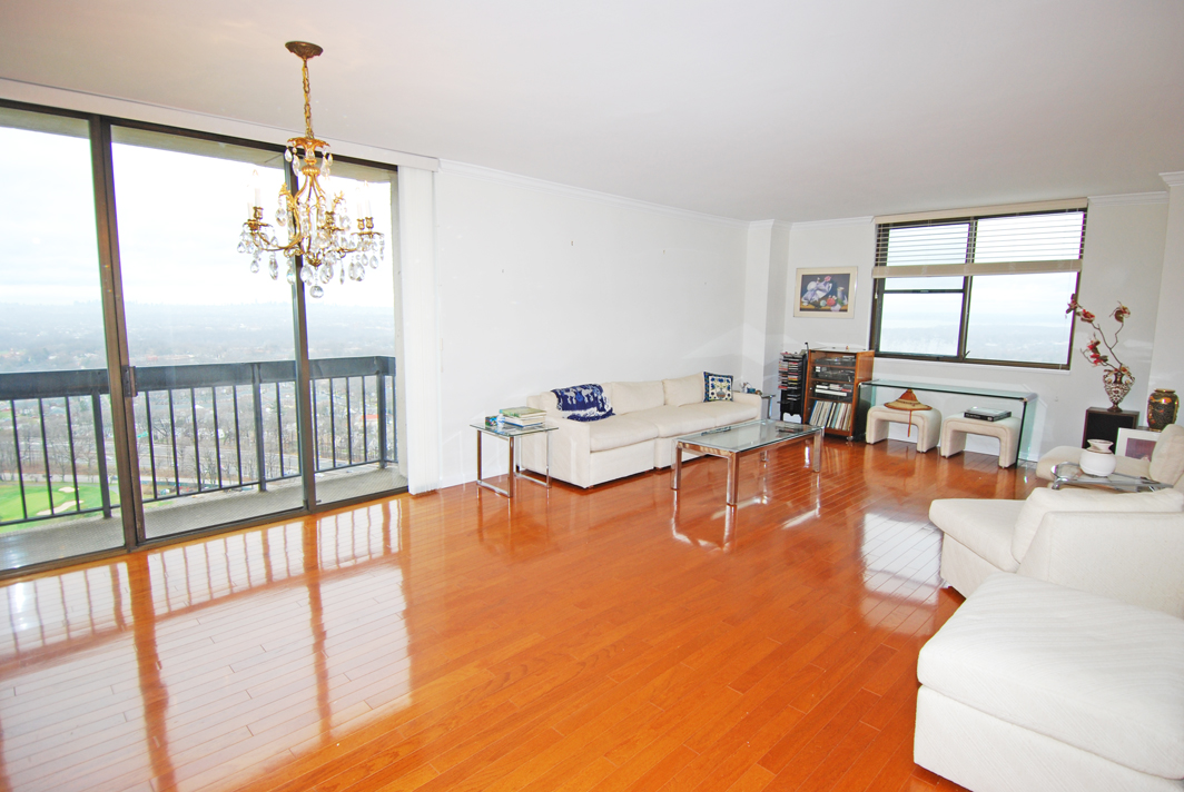 North Shore Towers Apt.