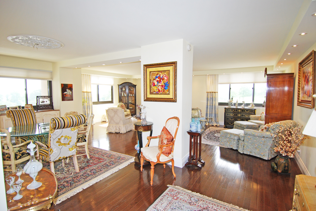 North Shore Towers Apt. 