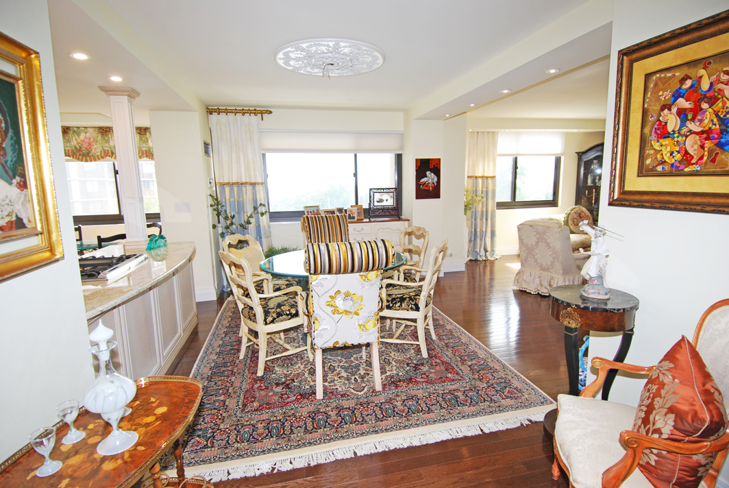 North Shore Towers Apt.