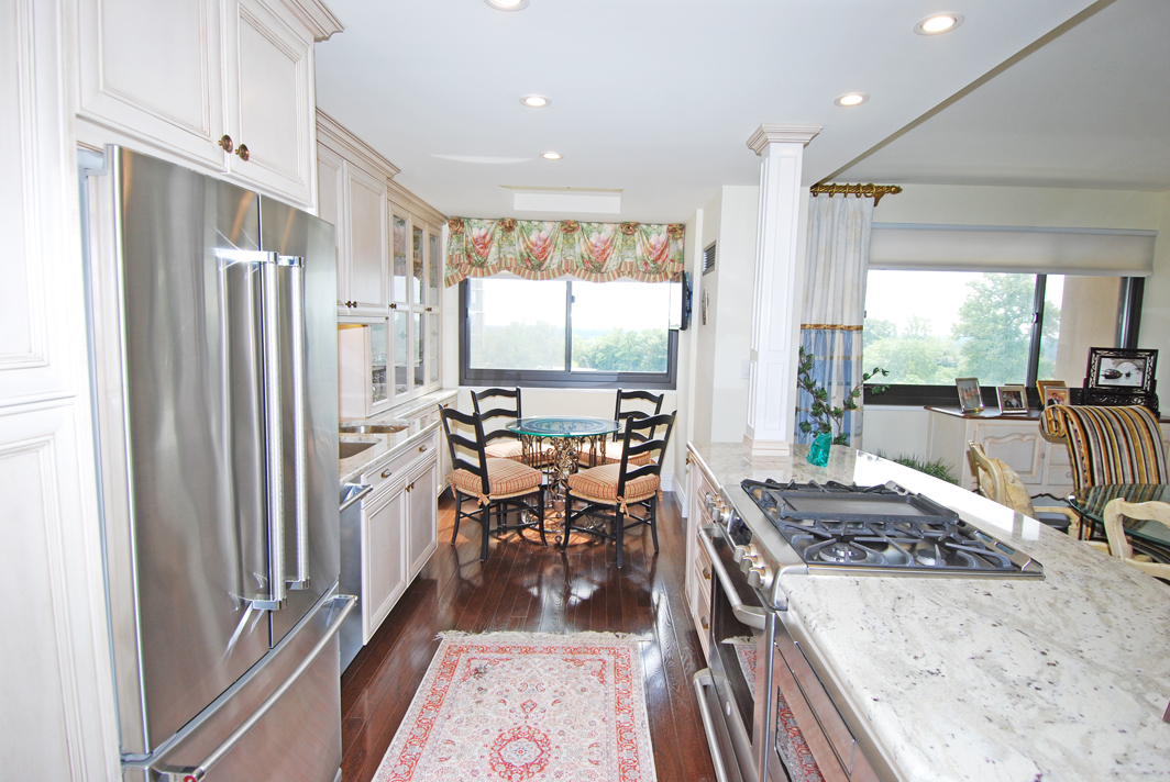 North Shore Towers Apt.