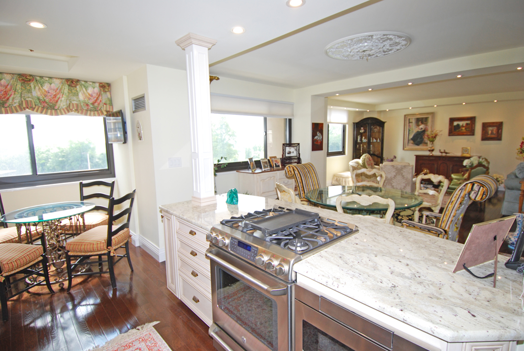 North Shore Towers Apt.