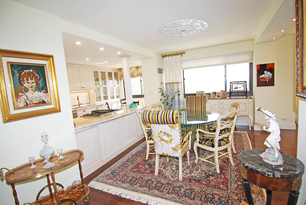 North Shore Towers Apt.