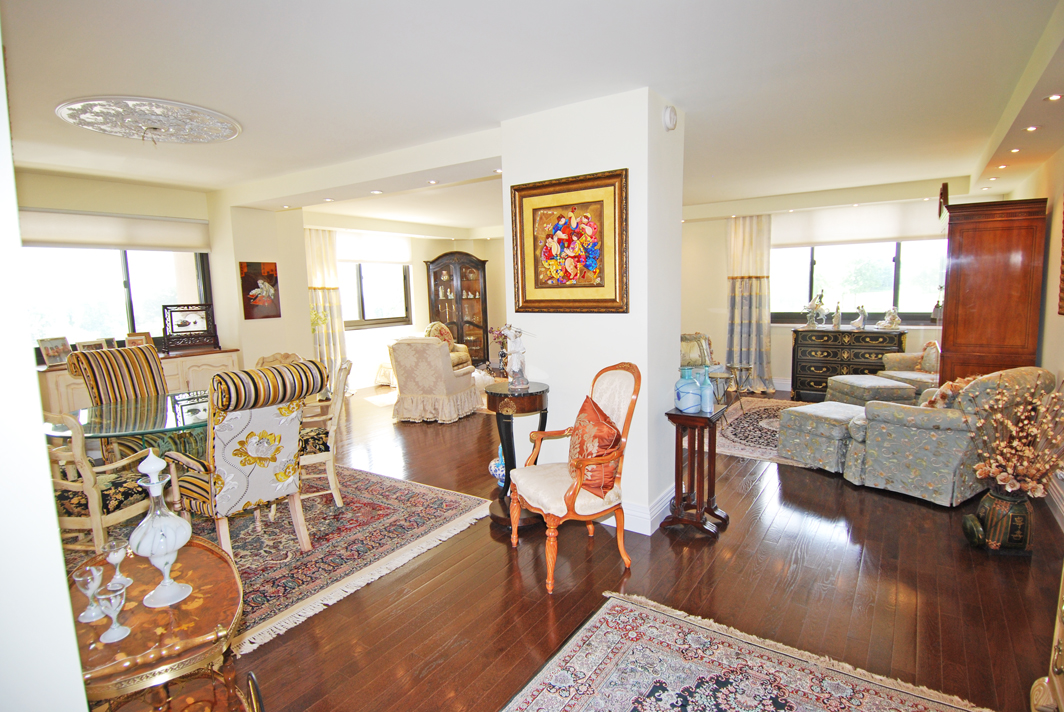 North Shore Towers Apt.