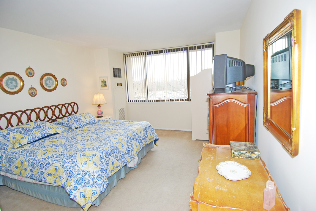 North Shore Towers Apt.