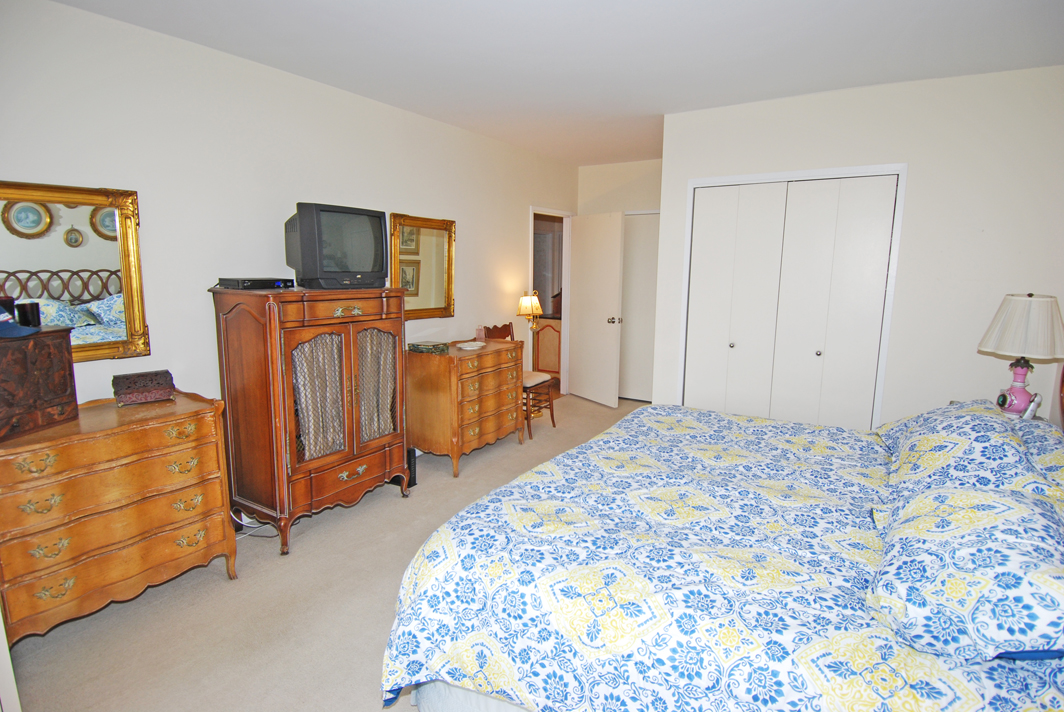 North Shore Towers Apt.