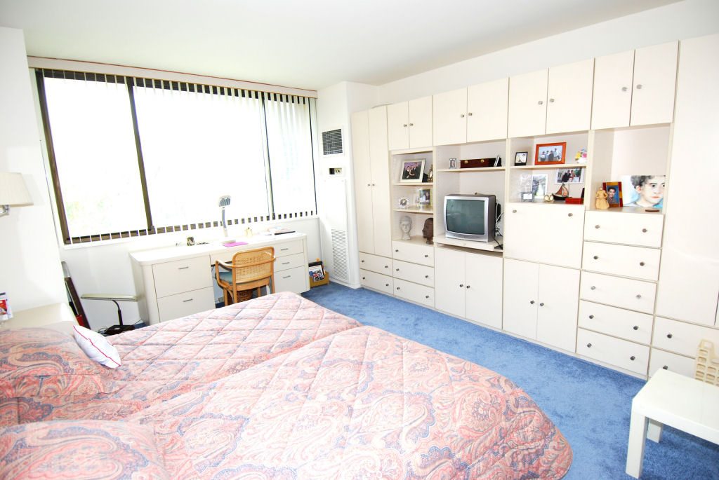 North Shore Towers Apt.