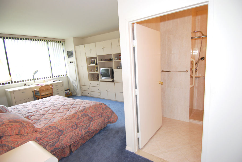 North Shore Towers Apt.