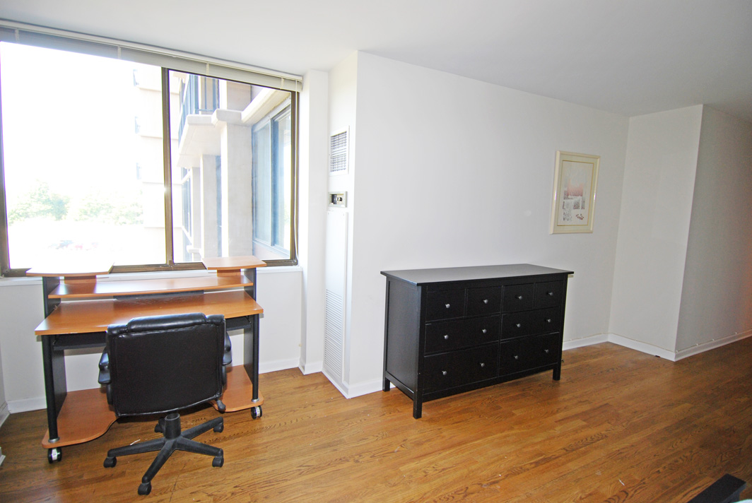 North Shore Towers Apt.