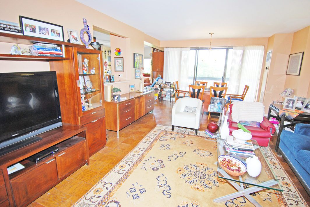 North Shore Towers Apt.