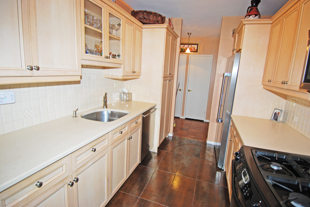 North Shore Towers Apt.