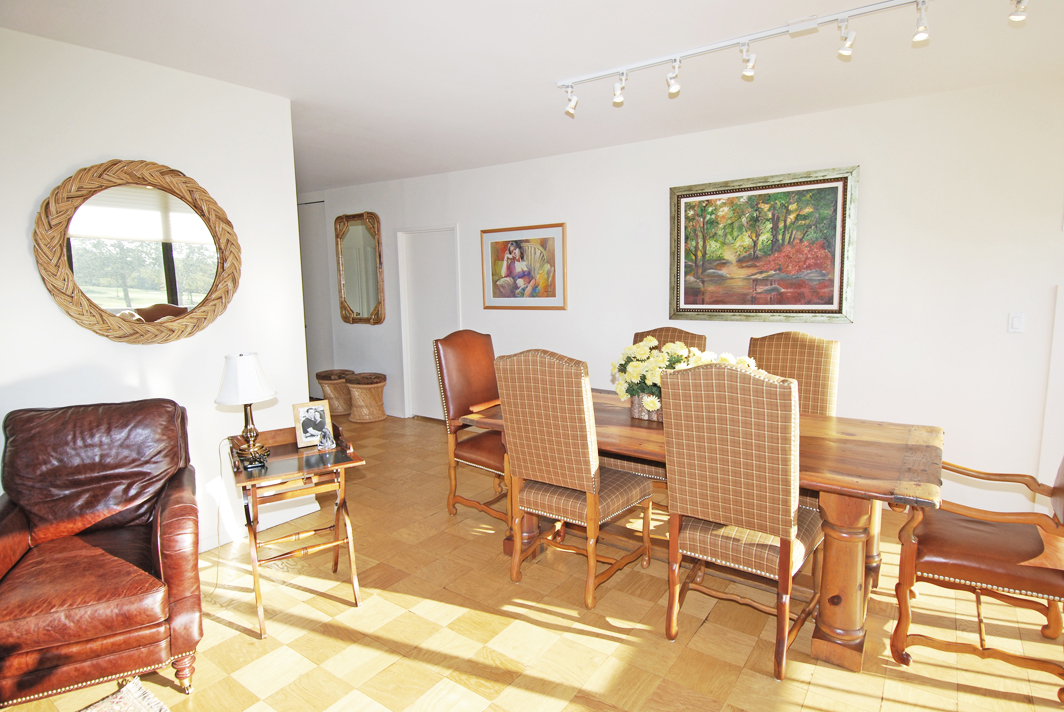 North Shore Towers Apt.