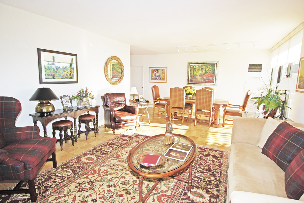 North Shore Towers Apt.